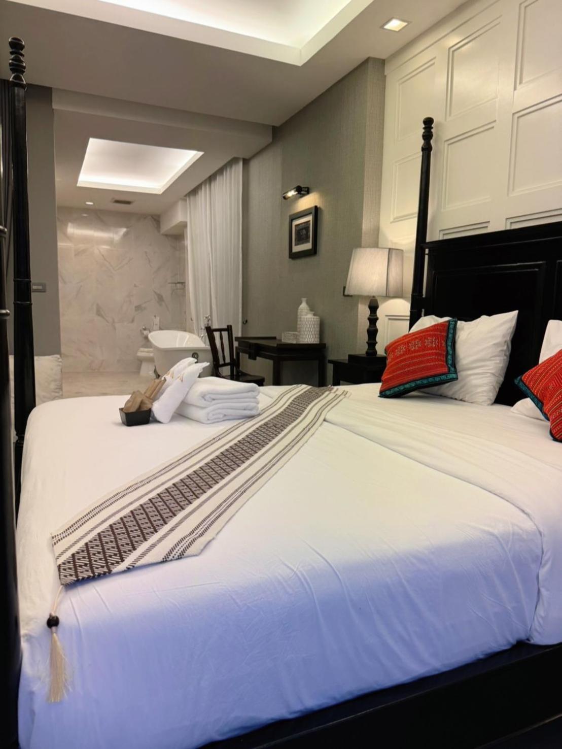 Wua Lai Boutique Hotel צ'יאנג מאי מראה חיצוני תמונה